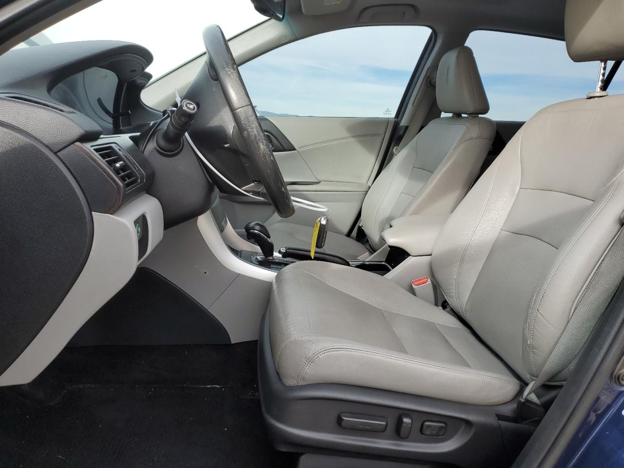 2015 Honda Accord VIN 1HGCR2F84FA027797 Copart auction photo, front end / side damage thumbnail 7