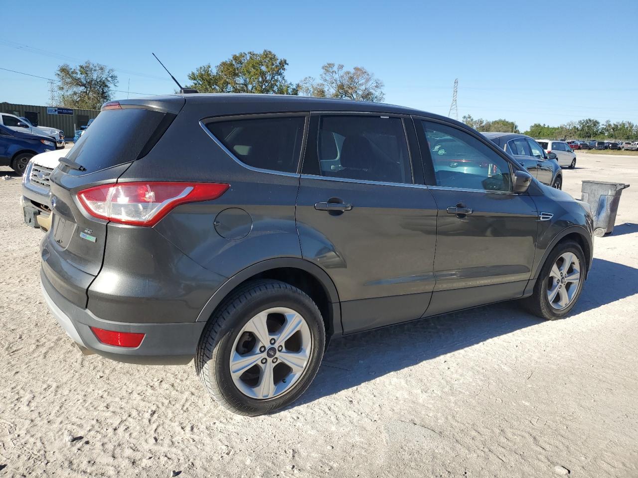 2015 Ford Escape VIN 1FMCU0GX6FUA66327 Copart auction photo, minor dent/scratches damage thumbnail 3