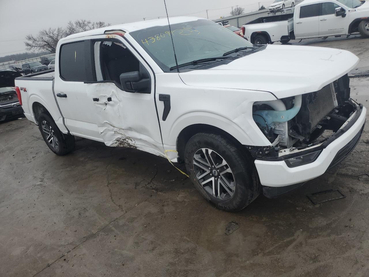 2023 Ford F-150 VIN 1FTEW1C56PKD94085 Copart auction photo, front end / side damage thumbnail 4