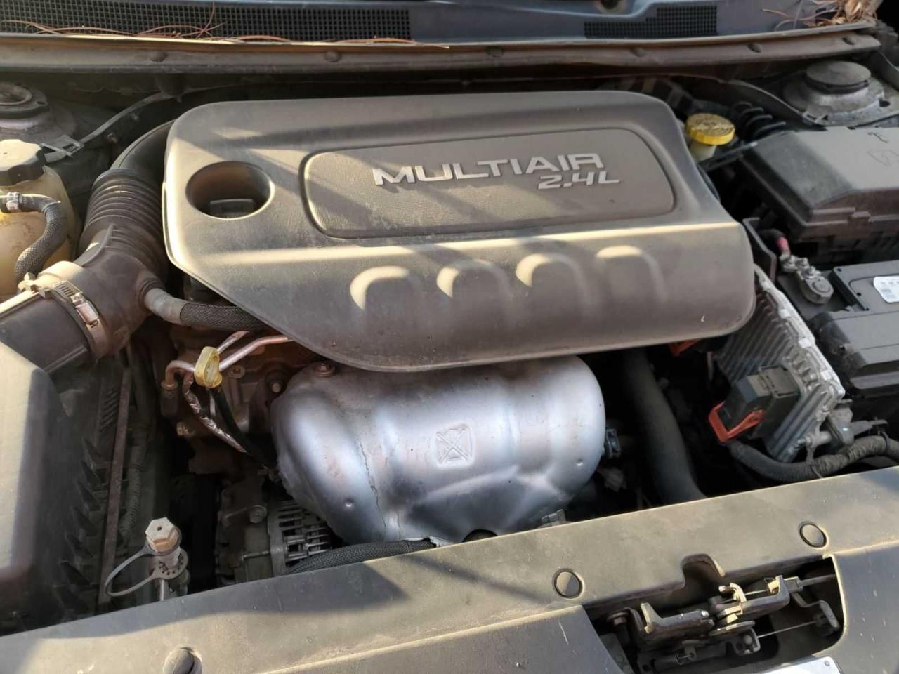 2015 Chrysler 200 VIN 1C3CCCAB6FN676152 Copart auction photo, minor dent/scratches / normal wear damage thumbnail 7