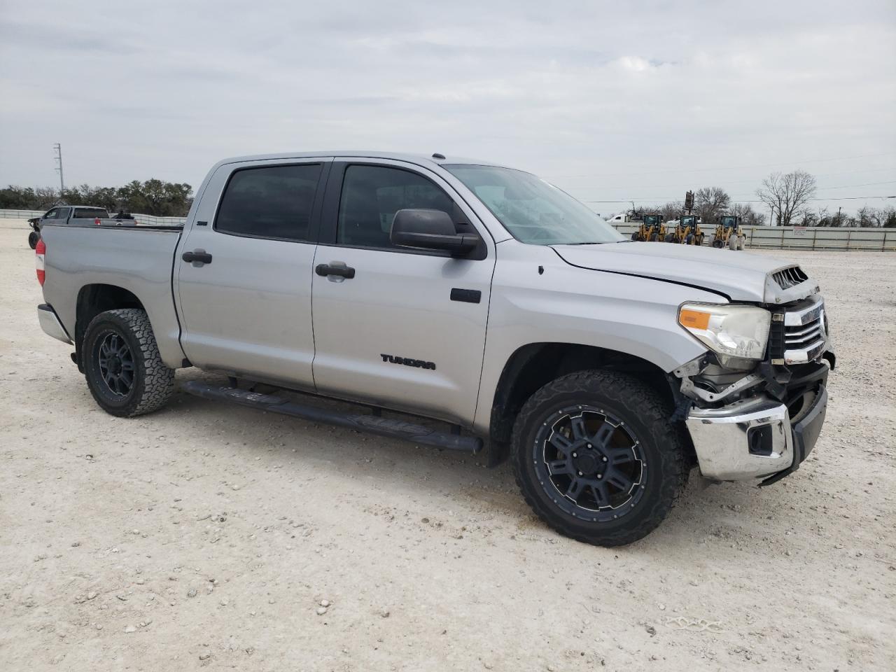 2017 Toyota Tundra VIN 5TFDW5F13HX610541 Copart auction photo, front end damage thumbnail 4