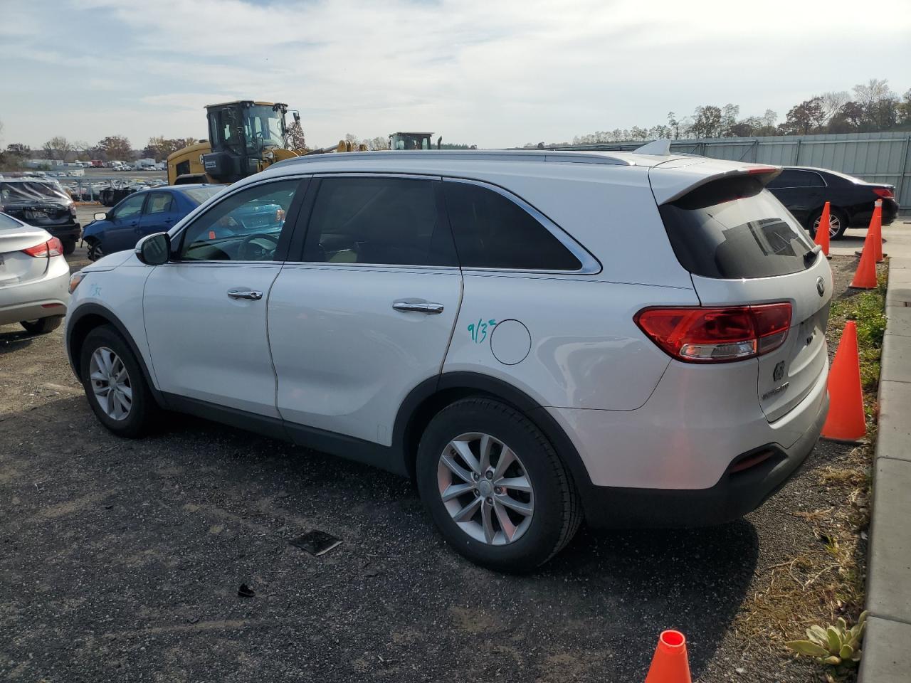 2018 KIA Sorento VIN 5XYPG4A34JG343867 Copart auction photo, front end damage thumbnail 2