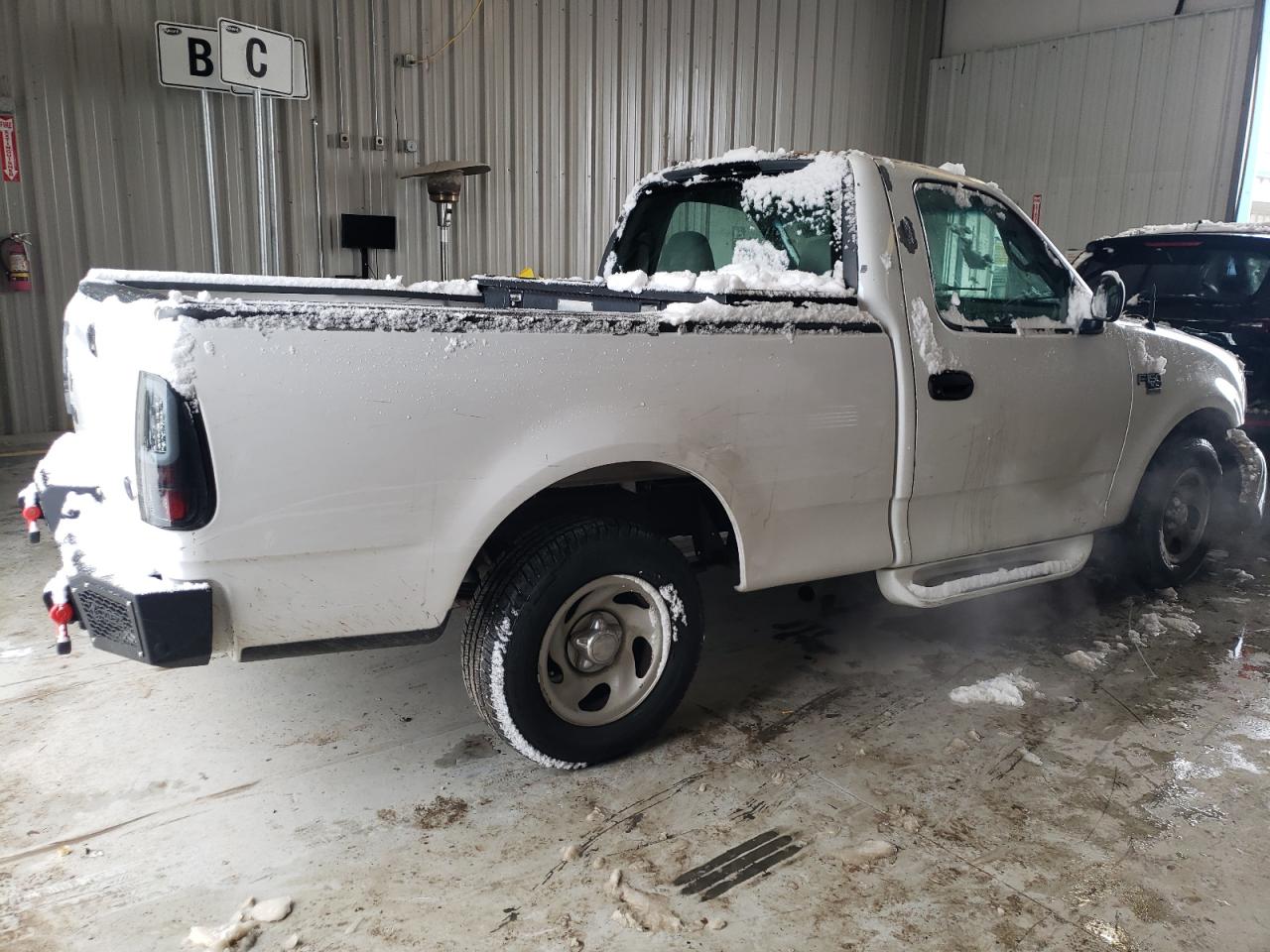 2002 Ford F-150 VIN 3FTRF17W12MA01390 Copart auction photo, front end damage thumbnail 3