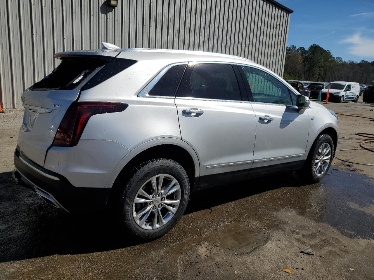 2020 Cadillac XT5 VIN 1GYKNCRSXLZ215525 Copart auction photo, rear end damage thumbnail 3