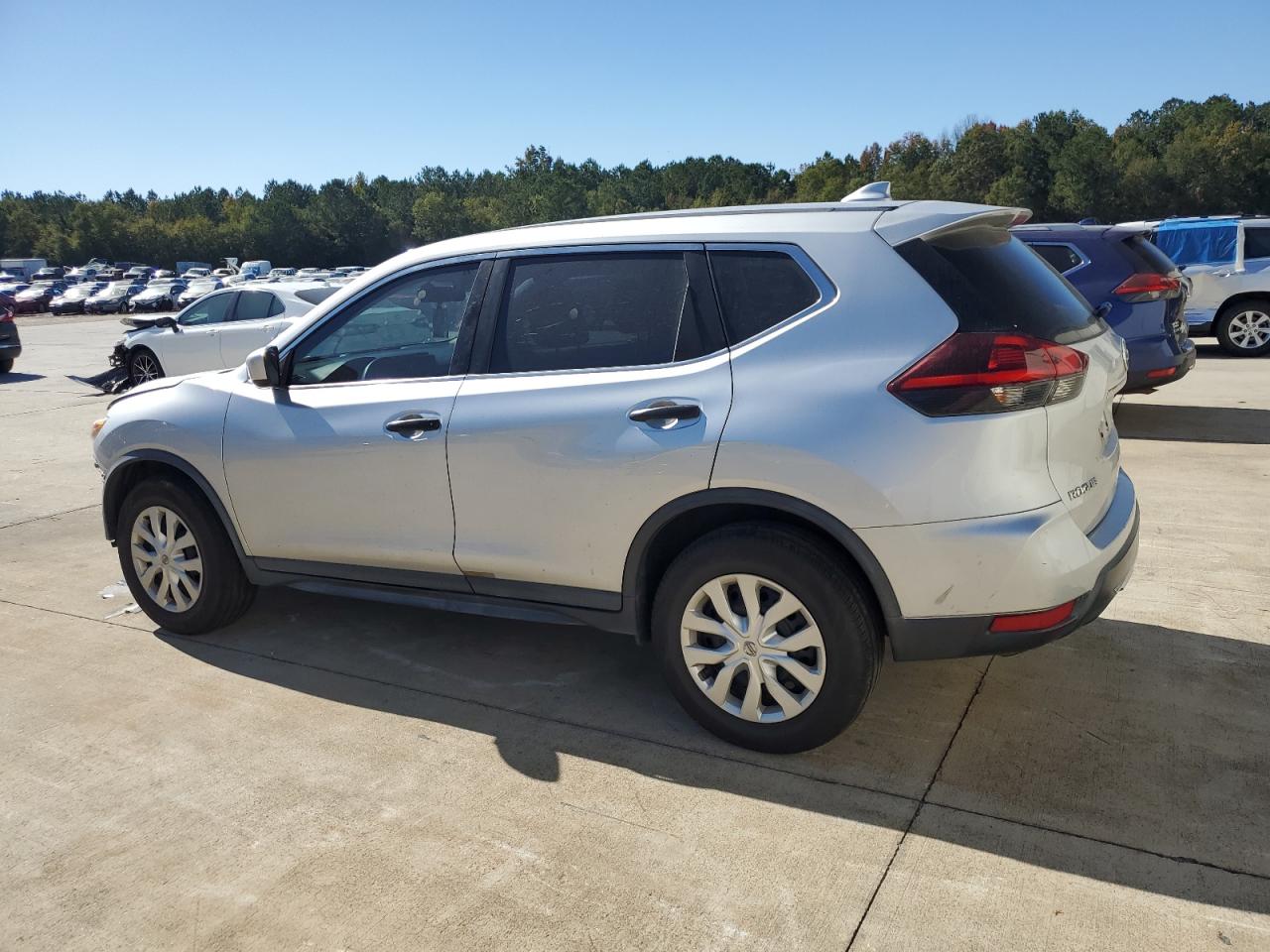 2018 Nissan Rogue VIN KNMAT2MV5JP516845 Copart auction photo, front end damage thumbnail 2