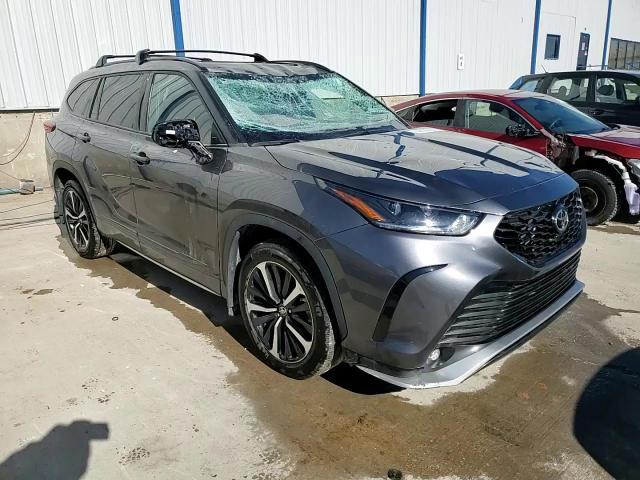 2022 Toyota Highlander VIN 5TDJZRBH8NS219519 Copart auction photo, top/roof / front end damage thumbnail 14