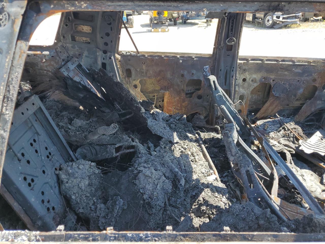 2020 Cadillac Escalade VIN 1GYS4BKJ3LR257797 Copart auction photo, burn damage thumbnail 11