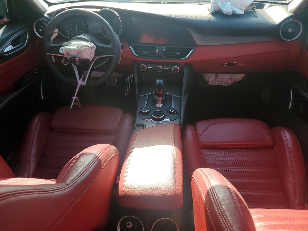 2019 Alfa Romeo Giulia VIN ZARFAMBN2K7621392 Copart auction photo, front end / side damage thumbnail 8