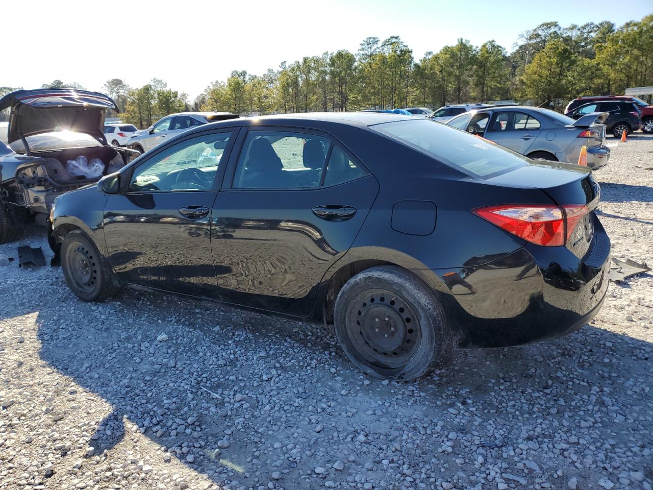 2018 Toyota Corolla VIN 5YFBURHE6JP769353 Copart auction photo, front end / side damage thumbnail 2