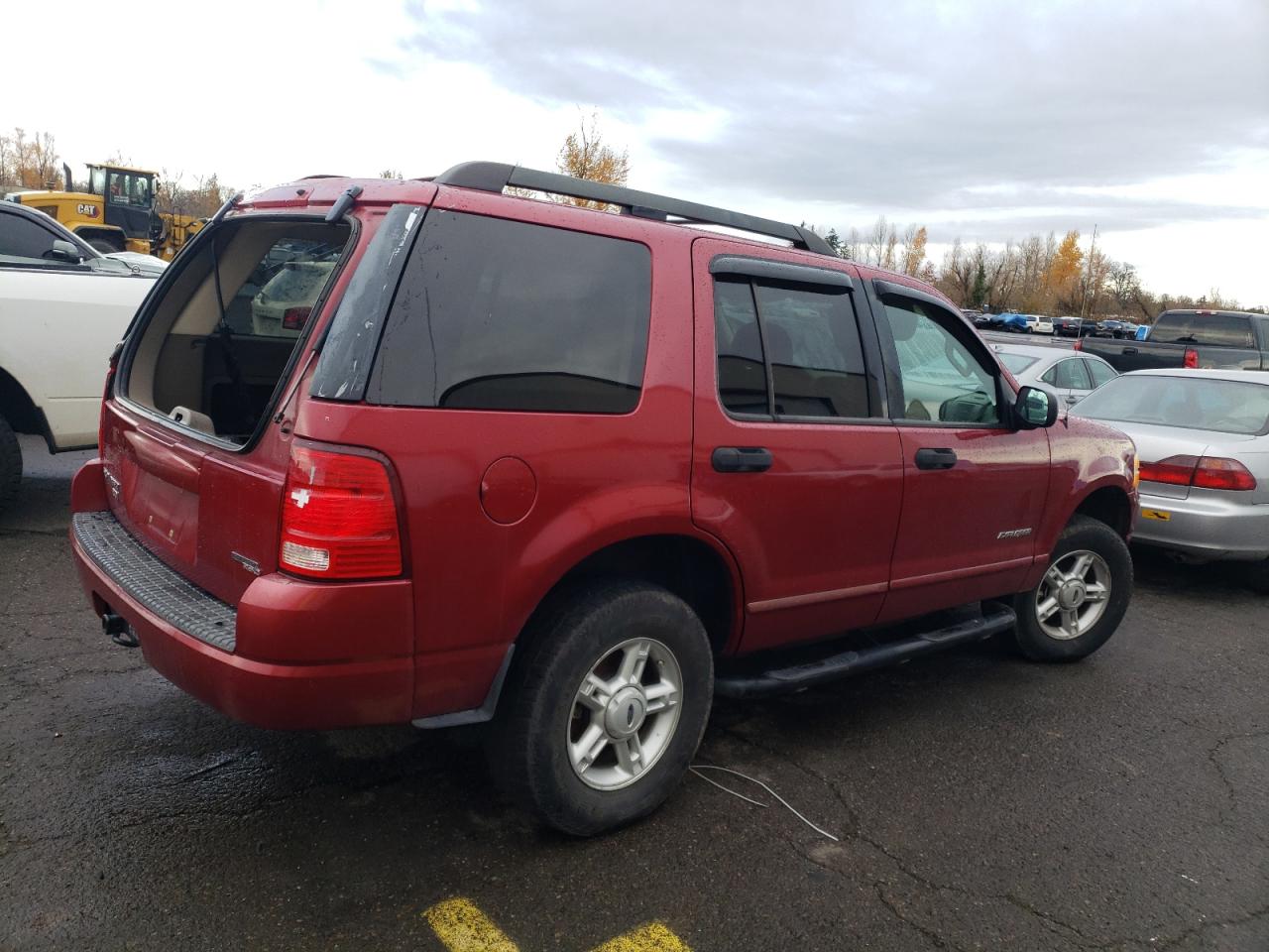 2005 Ford Explorer VIN 1FMZU73E15ZA62226 Copart auction photo, vandalism damage thumbnail 3