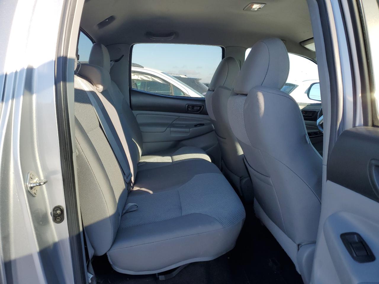 2015 Toyota Tacoma VIN 3TMLU4EN7FM176501 Copart auction photo, rear end damage thumbnail 10