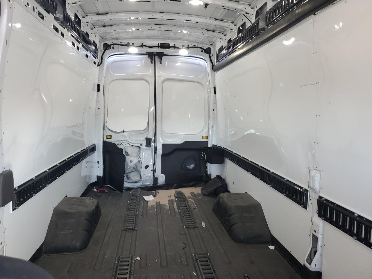 2022 Ford Transit VIN 1FTRU8XG0NKA85124 Copart auction photo, rear end / front end damage thumbnail 10