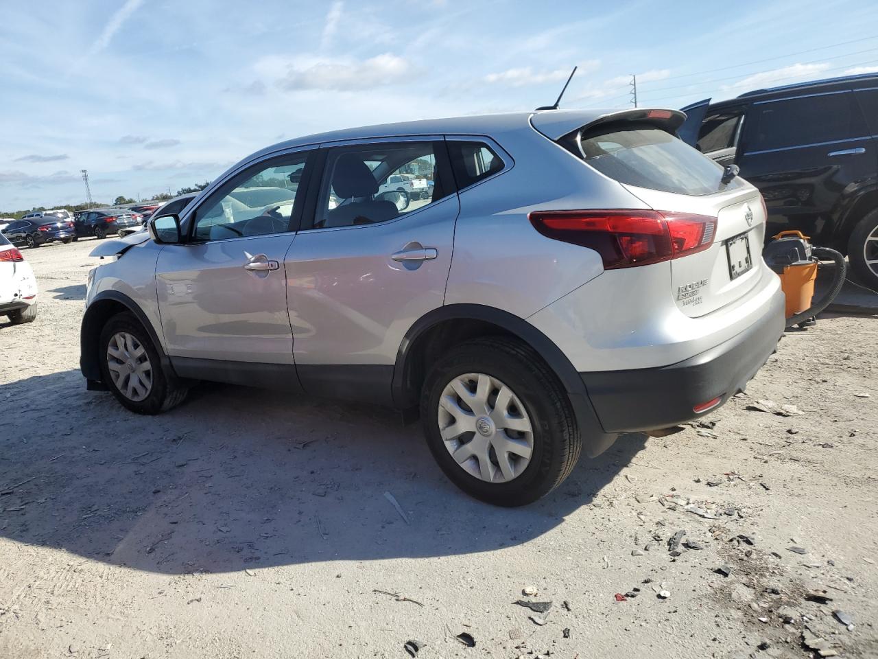 2018 Nissan Rogue VIN JN1BJ1CR5JW284572 Copart auction photo, front end damage thumbnail 2