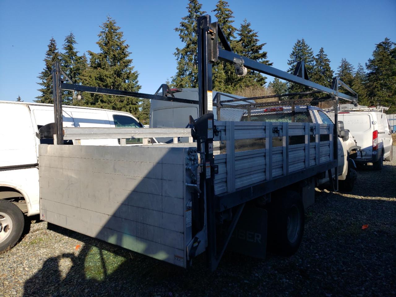 2022 Chevrolet Silverado VIN 1GB3WRE72NF318443 Copart auction photo, front end / minor dent/scratches damage thumbnail 3