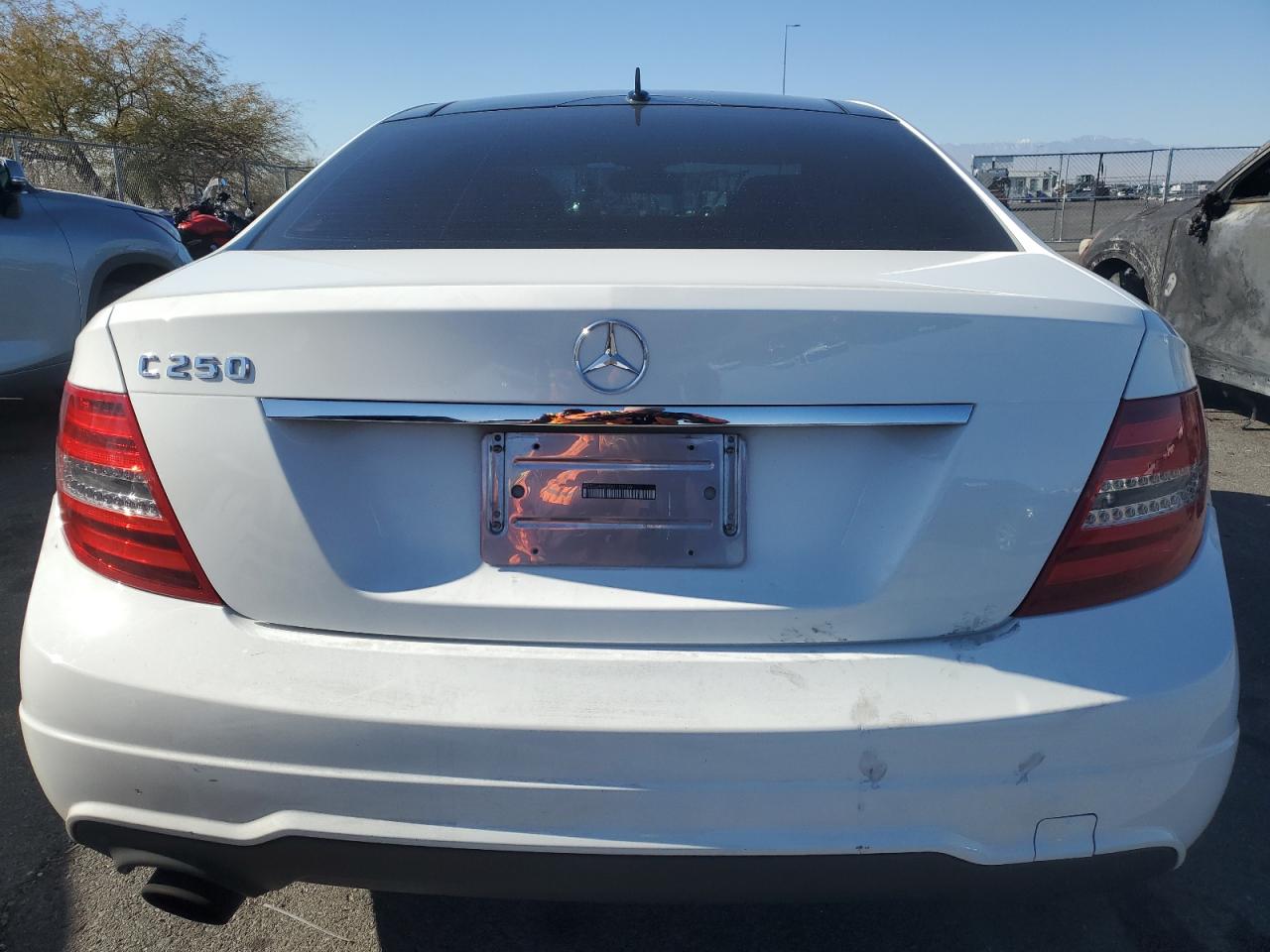 2013 Mercedes-Benz C-klasse VIN WDDGJ4HB7DG117196 Copart auction photo, front end damage thumbnail 6