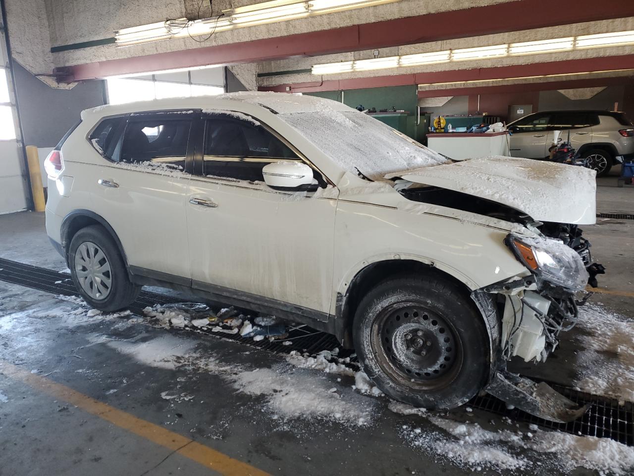 2015 Nissan Rogue VIN KNMAT2MT1FP579267 Copart auction photo, front end damage thumbnail 4