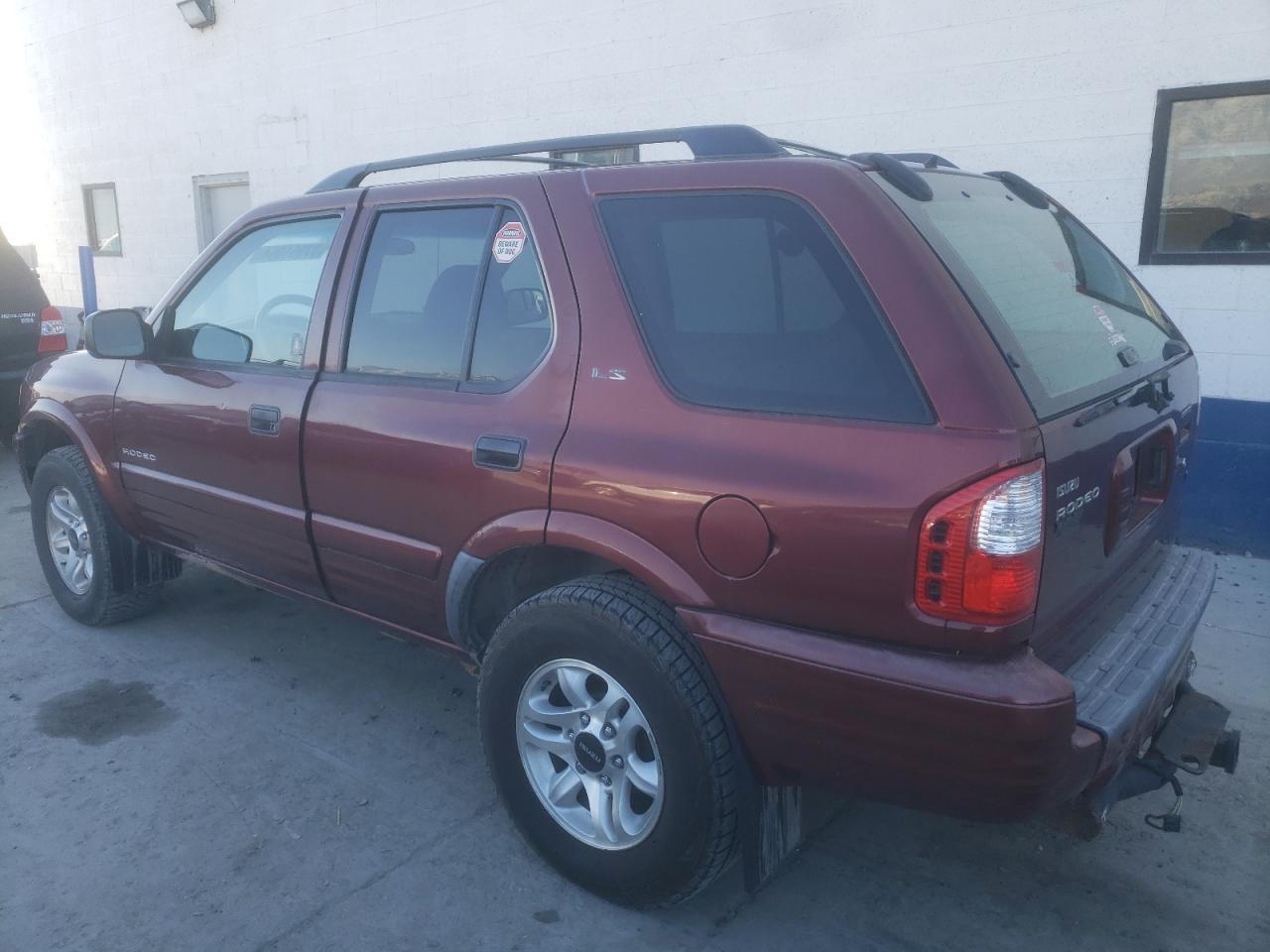 2002 Isuzu Rodeo VIN 4S2DM58W824313096 Copart auction photo, rear end damage thumbnail 2