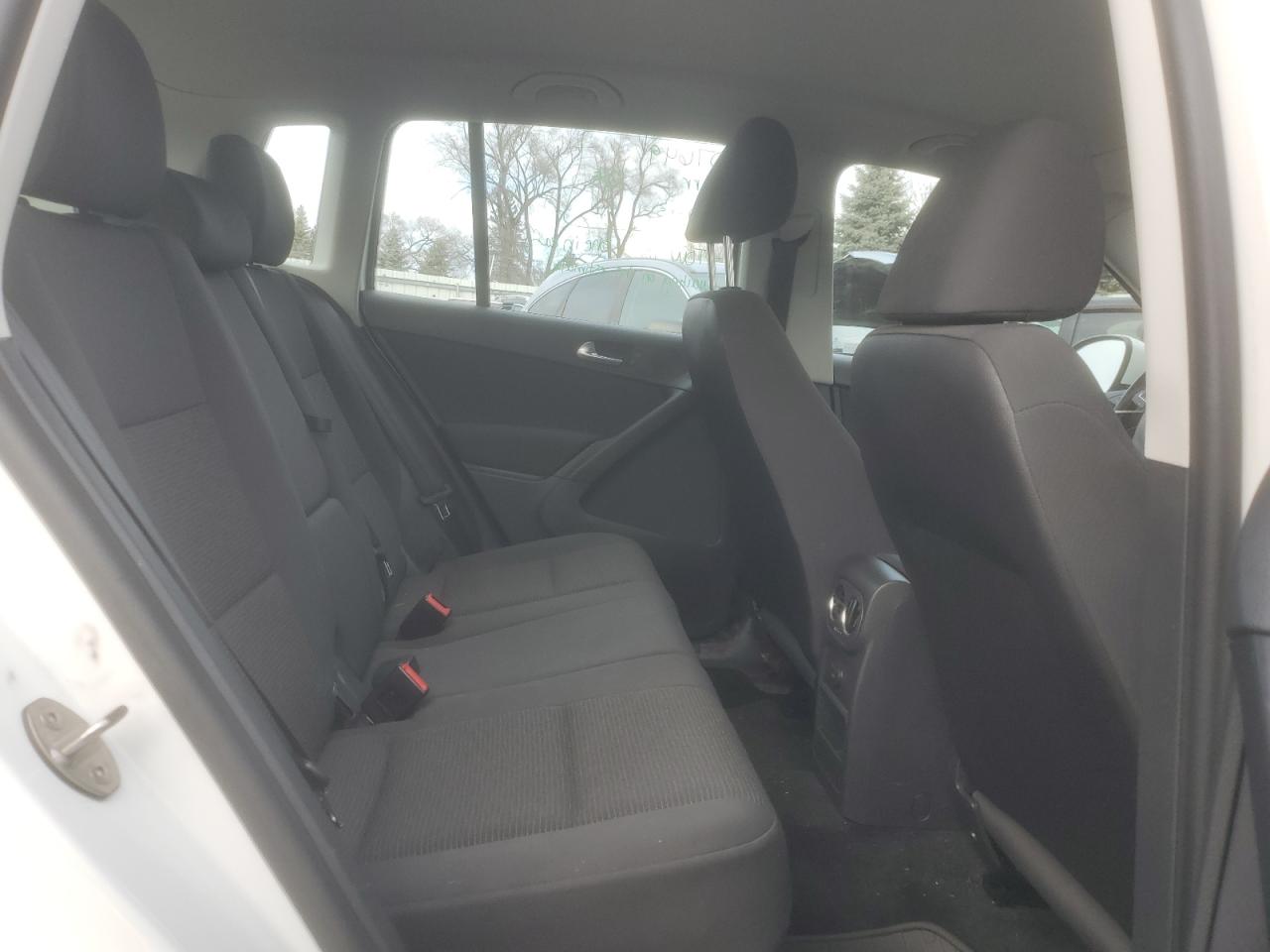 2017 Volkswagen Tiguan VIN WVGBV7AX8HK047416 Copart auction photo, front end damage thumbnail 11