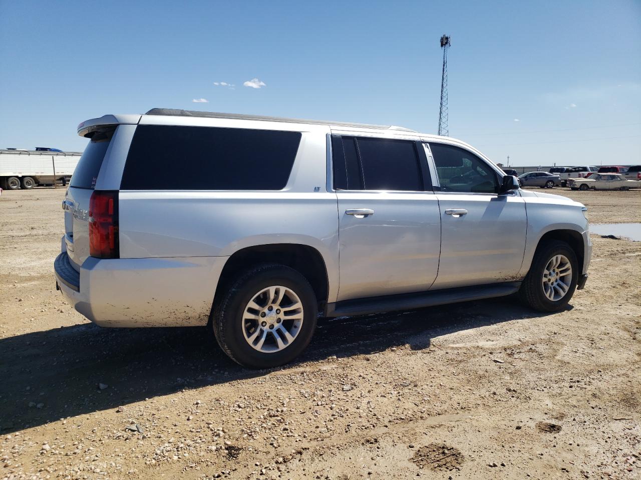 2015 Chevrolet Suburban VIN 1GNSKJKC3FR193207 Copart auction photo, mechanical damage thumbnail 3