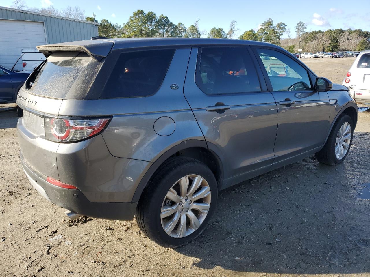2015 Land Rover Discovery VIN SALCR2BG6FH537337 Copart auction photo, minor dent/scratches damage thumbnail 3