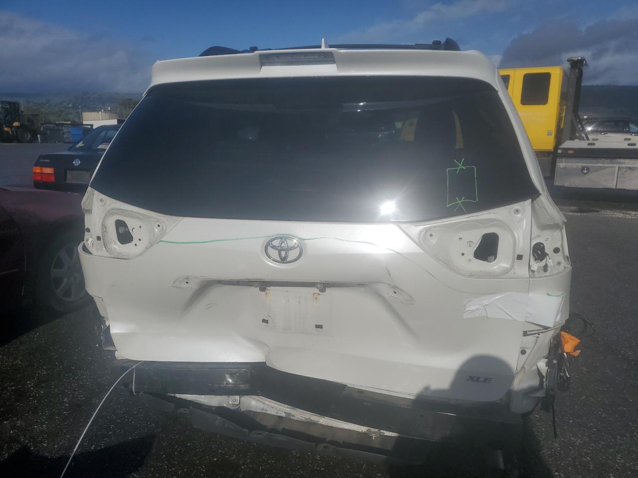 2020 Toyota Sienna VIN 5TDYZ3DC3LS049824 Copart auction photo, rear end / front end damage thumbnail 6