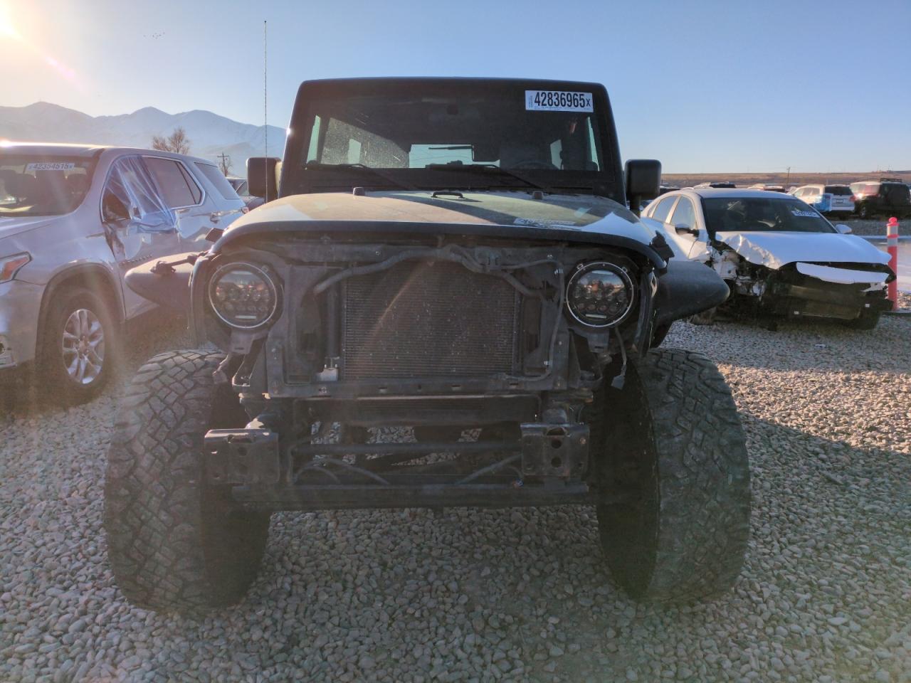 2008 Jeep Wrangler VIN 1J4GA59108L625202 Copart auction photo, front end damage thumbnail 5