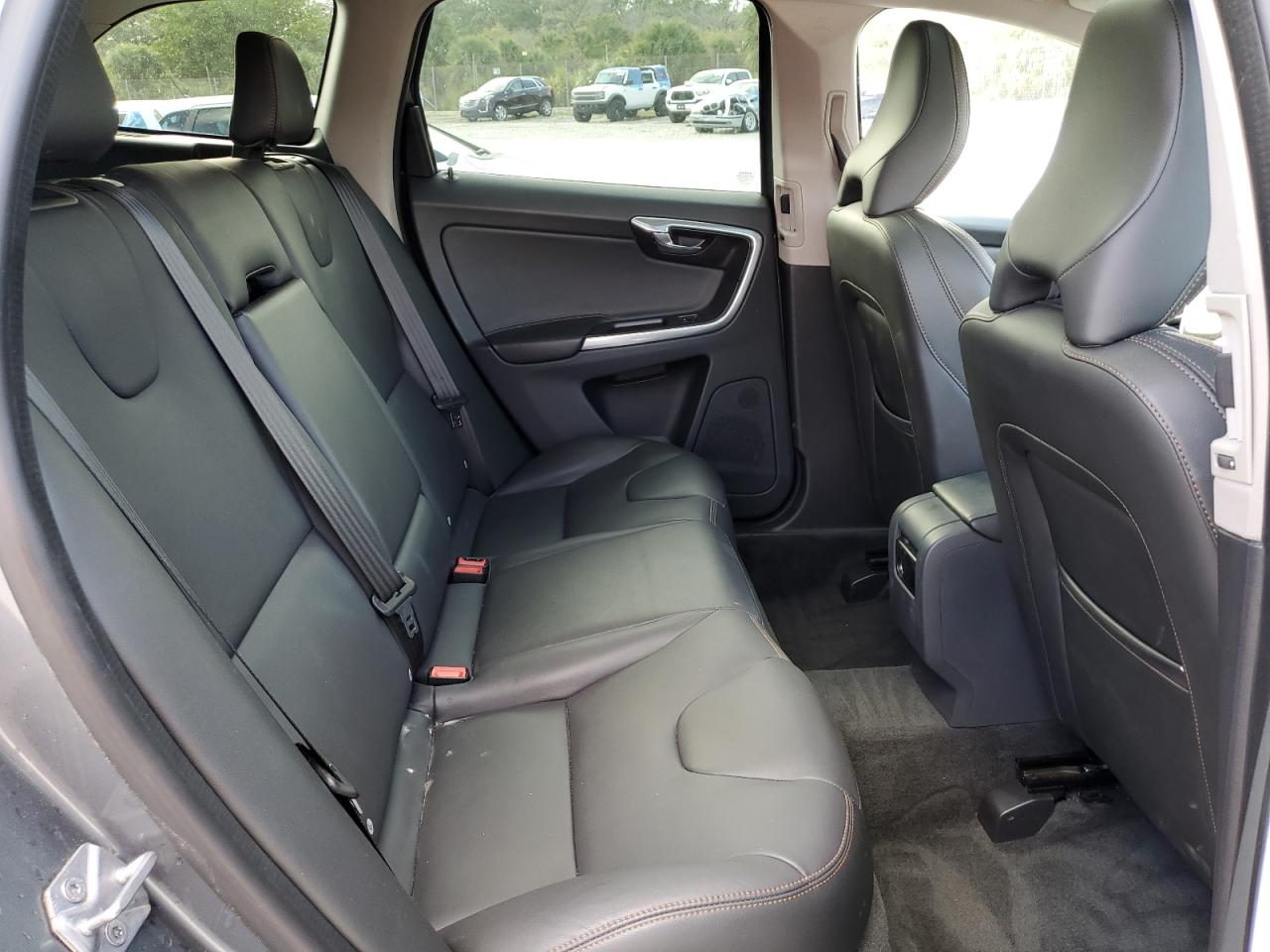 2017 Volvo XC60 VIN YV440MDR6H2064946 Copart auction photo, front end / minor dent/scratches damage thumbnail 11