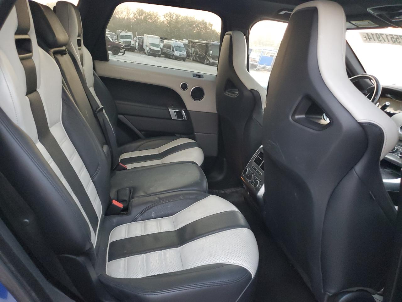 2017 Land Rover Range Rover VIN SALWZ2FE5HA174403 Copart auction photo, front end / minor dent/scratches damage thumbnail 11