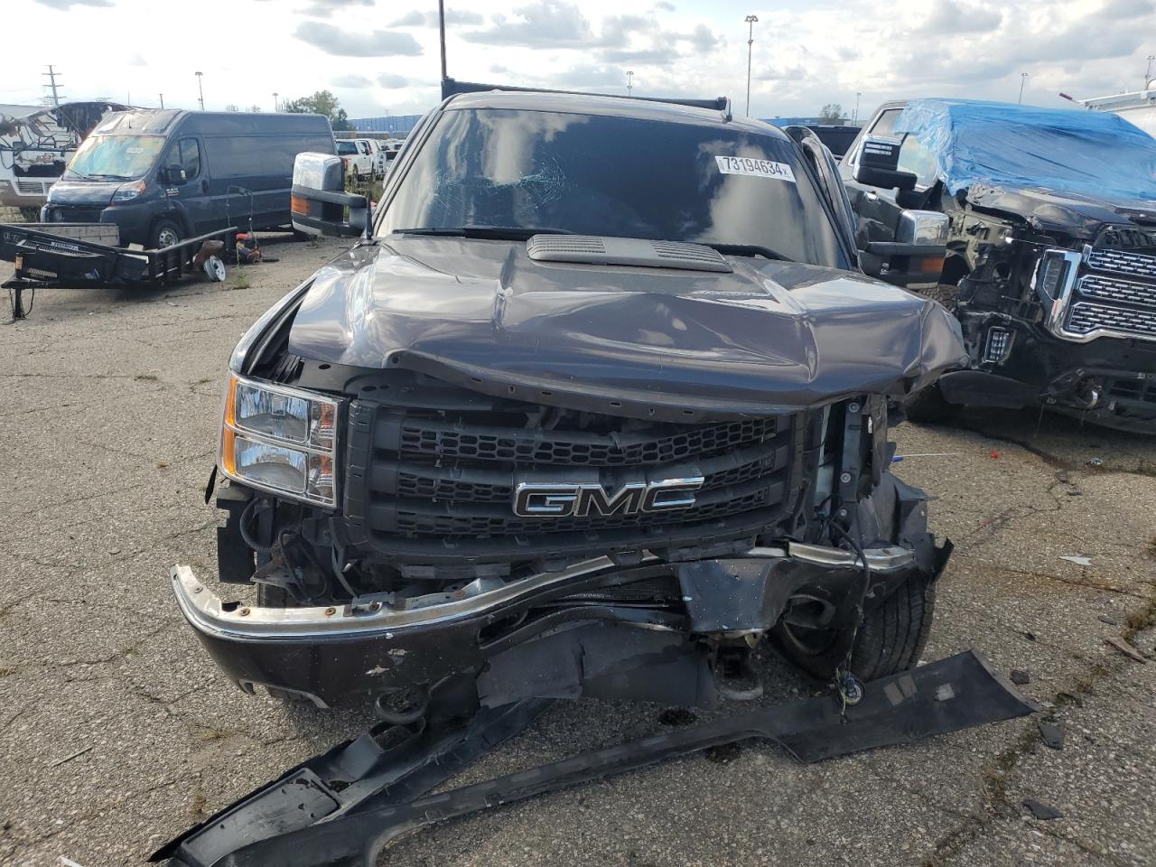 2011 GMC Sierra VIN 1GT120C81BF131325 Copart auction photo, front end / rear end damage thumbnail 5