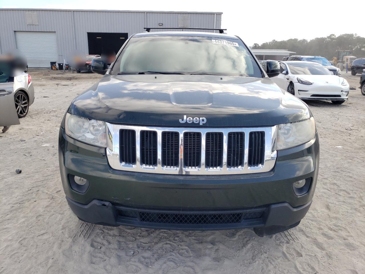 2011 Jeep Grand Cherokee VIN 1J4RS4GG1BC539105 Copart auction photo, rear end / minor dent/scratches damage thumbnail 5