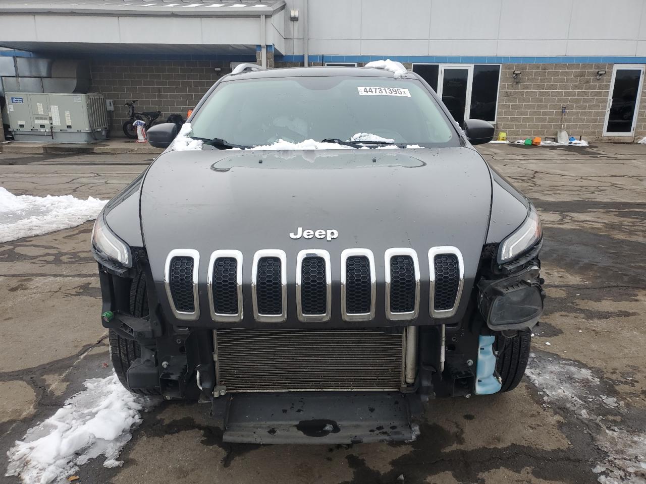 2017 Jeep Grand Cherokee VIN 1C4PJMCS9HW618734 Copart auction photo, front end / rear end damage thumbnail 5