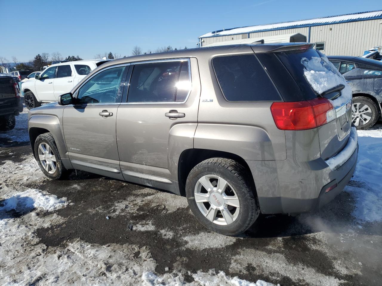 2011 GMC Terrain VIN 2CTALMECXB6469150 Copart auction photo, front end / side damage thumbnail 2