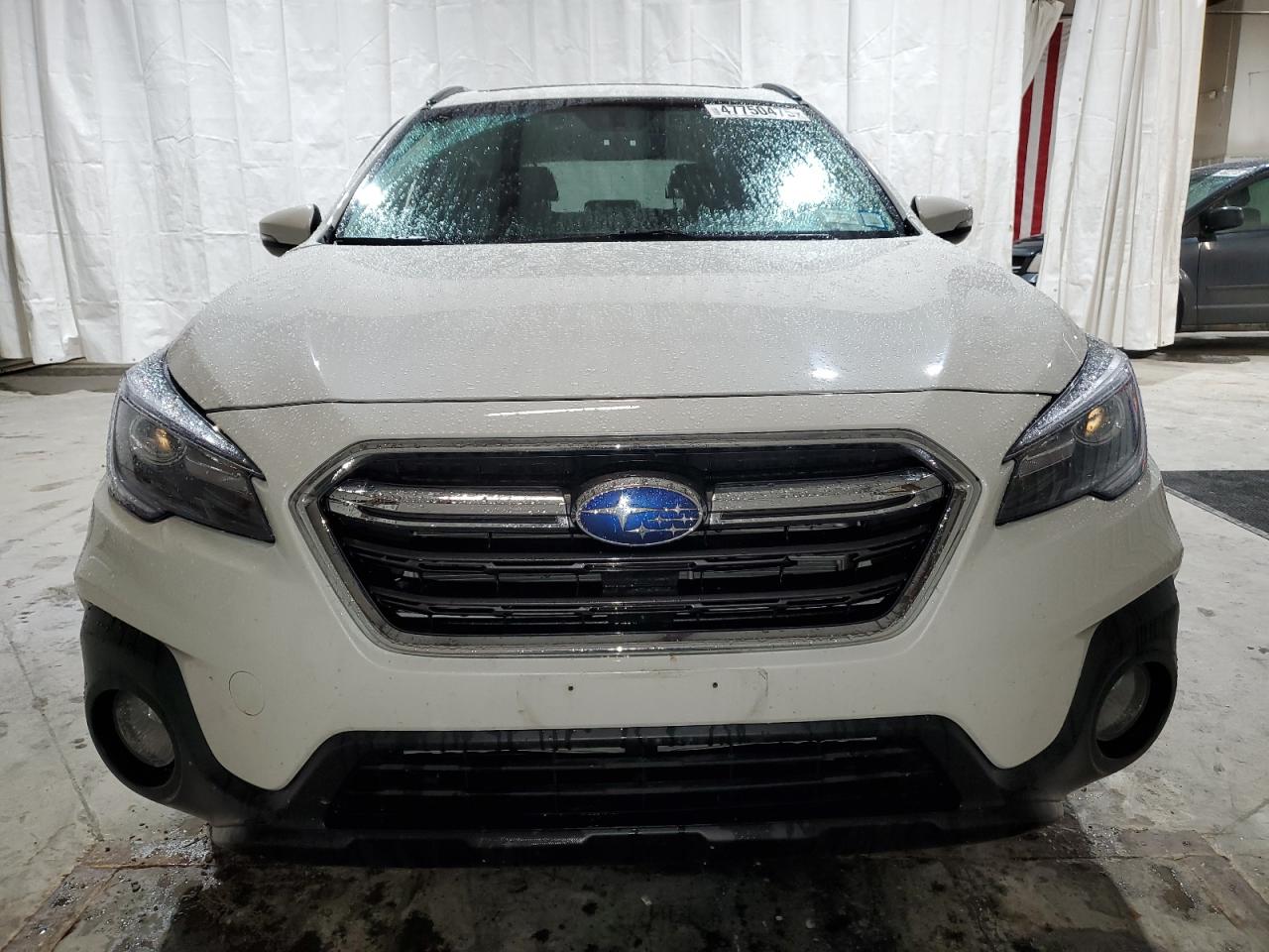 2018 Subaru Outback VIN 4S4BSETCXJ3252582 Copart auction photo, side / front end damage thumbnail 5