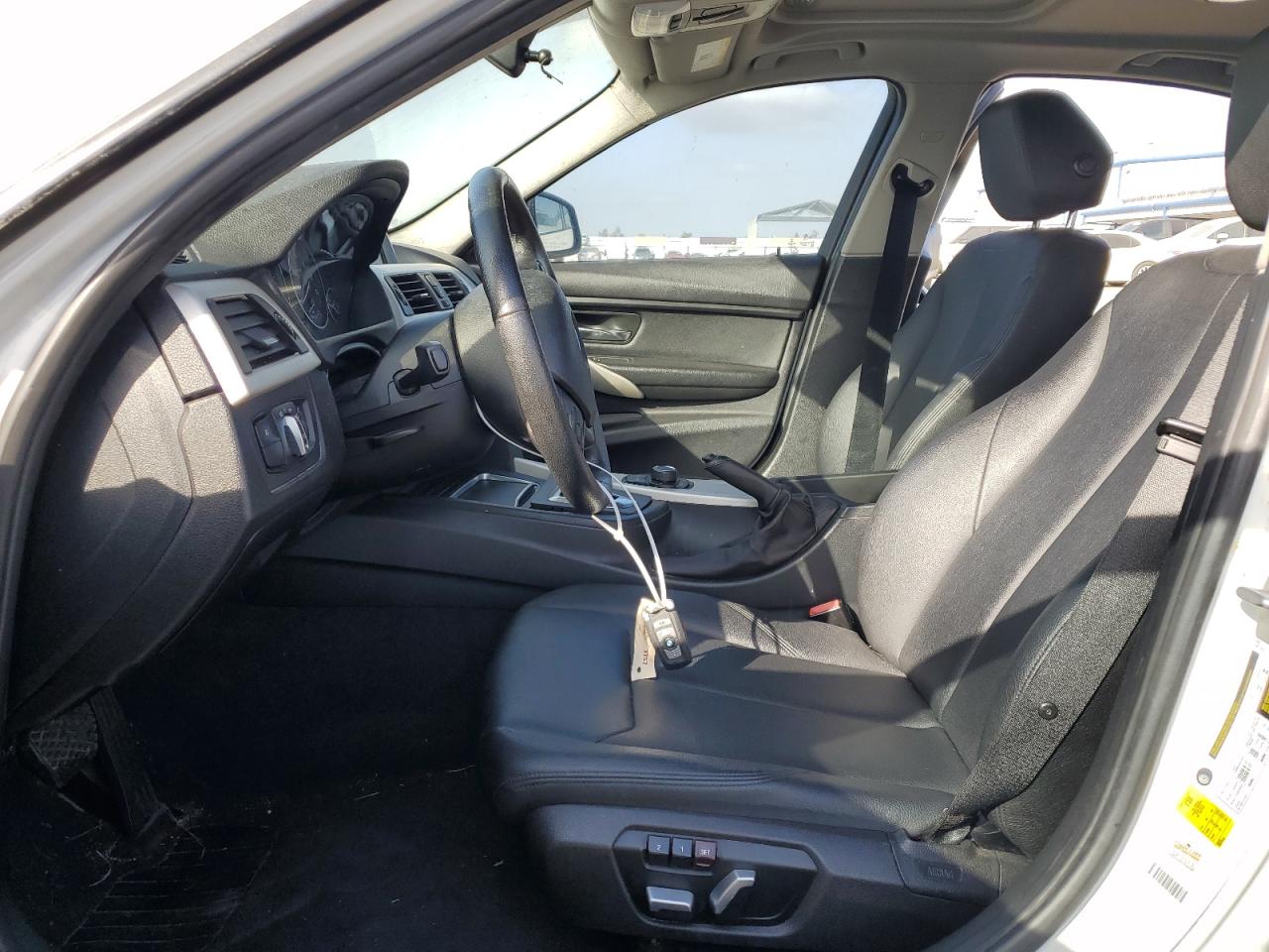 2016 BMW 3er VIN WBA8E1G53GNU10149 Copart auction photo, minor dent/scratches damage thumbnail 7