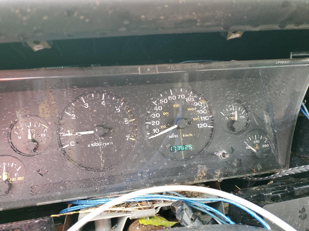 1997 Jeep Grand Cherokee VIN 1J4FX58S2VC525442 Copart auction photo, rollover damage thumbnail 9