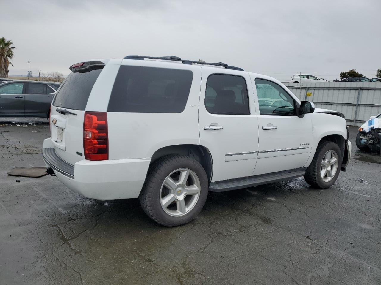 2010 Chevrolet Tahoe VIN 1GNUKCE04AR219599 Copart auction photo, front end / undercarriage damage thumbnail 3