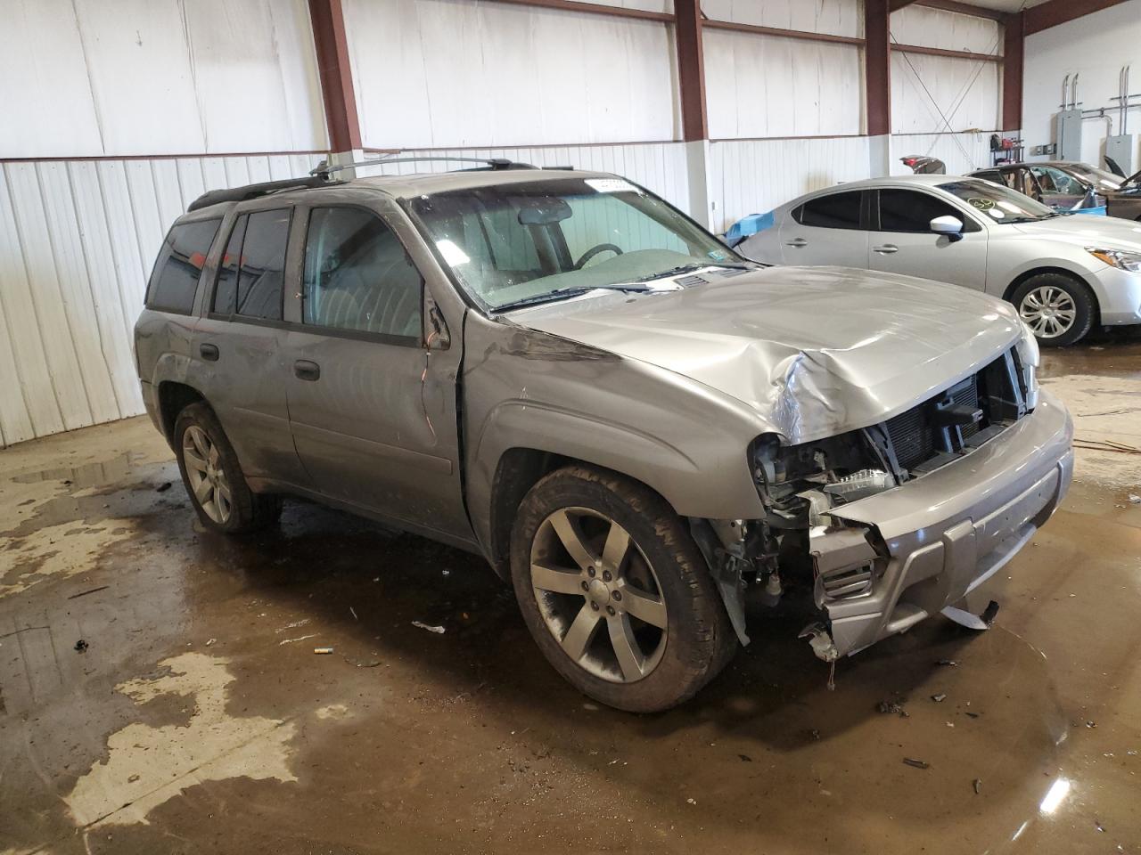 2007 Chevrolet TrailBlazer VIN 1GNDT13S772293980 Copart auction photo, front end / side damage thumbnail 4