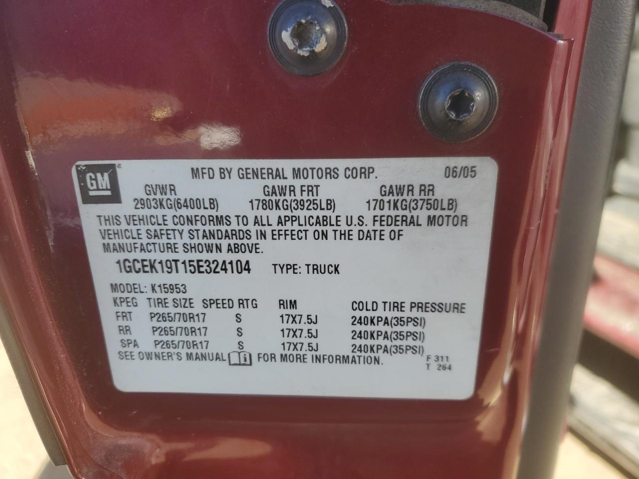 2005 Chevrolet Silverado VIN 1GCEK19T15E324104 Copart auction photo, vandalism damage thumbnail 12