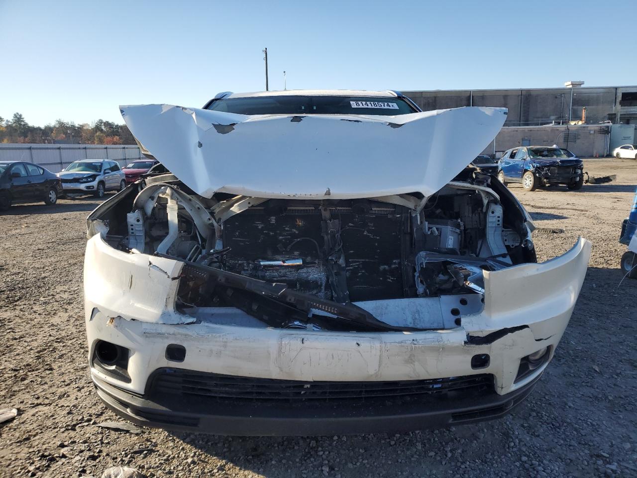 2015 Toyota Highlander VIN 5TDJKRFH9FS107666 Copart auction photo, front end / minor dent/scratches damage thumbnail 5
