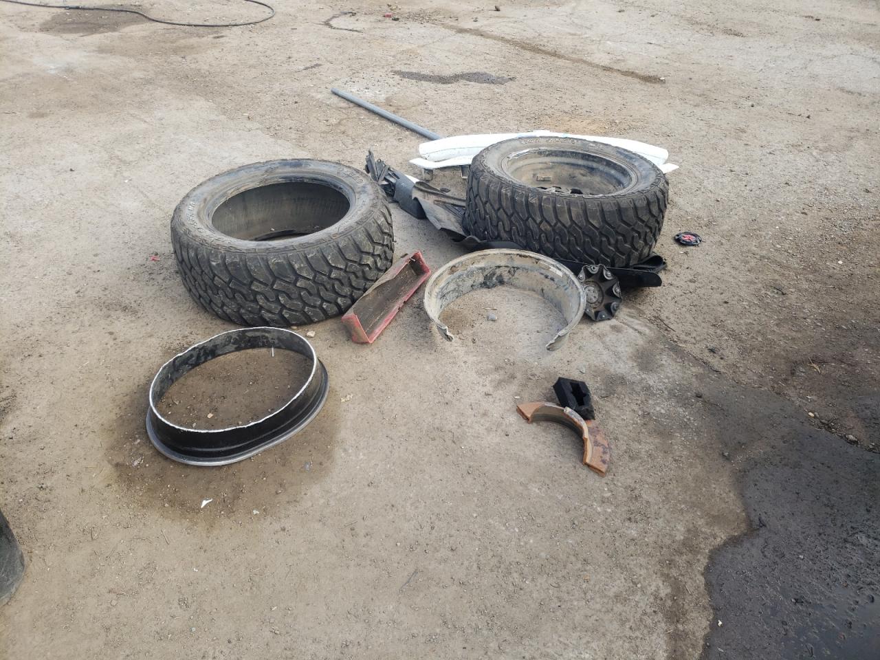 2018 Chevrolet Silverado VIN 3GCUKREC1JG487872 Copart auction photo, rollover damage thumbnail 12