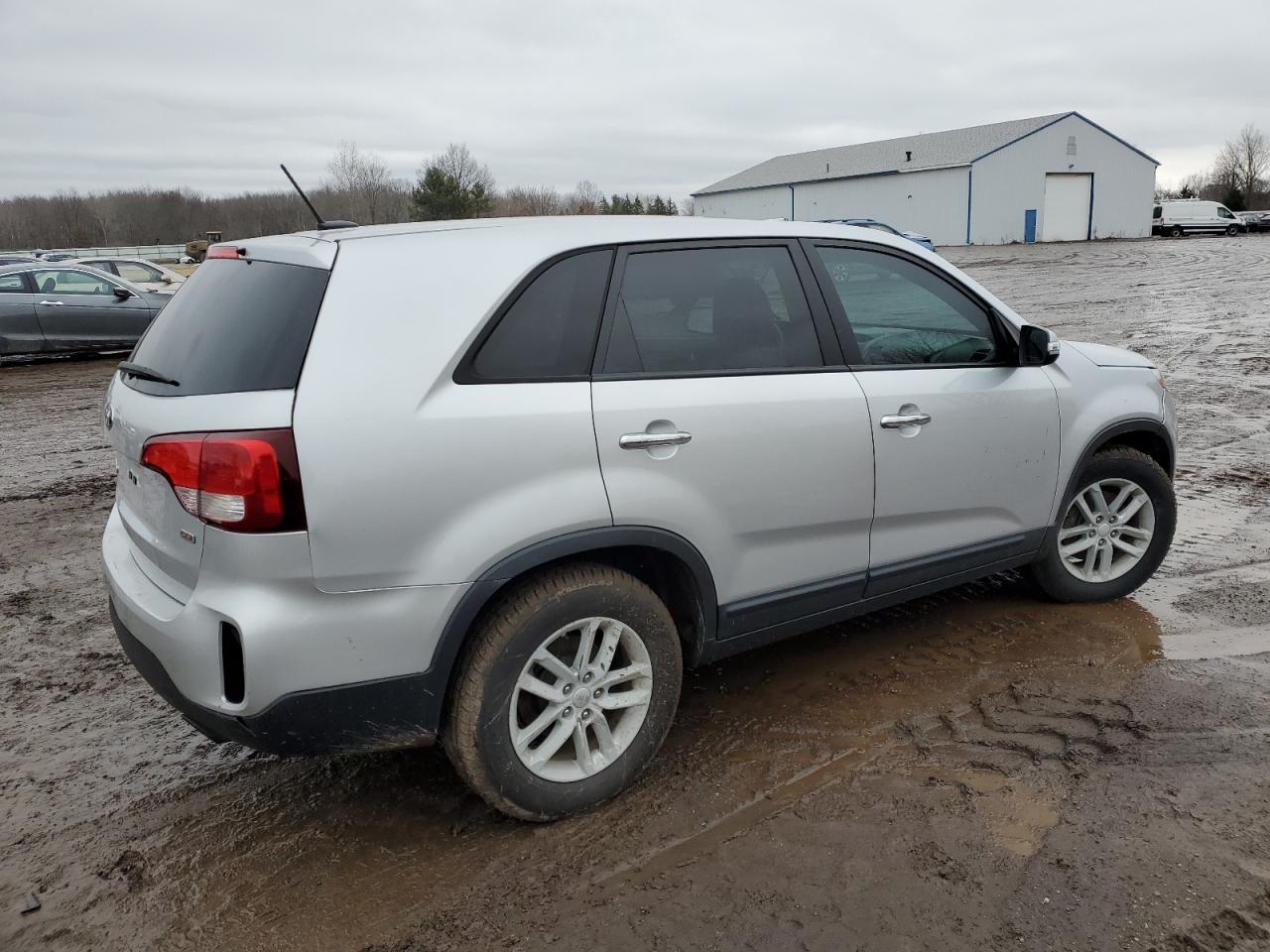 2015 KIA Sorento VIN 5XYKT3A66FG553937 Copart auction photo, front end damage thumbnail 3