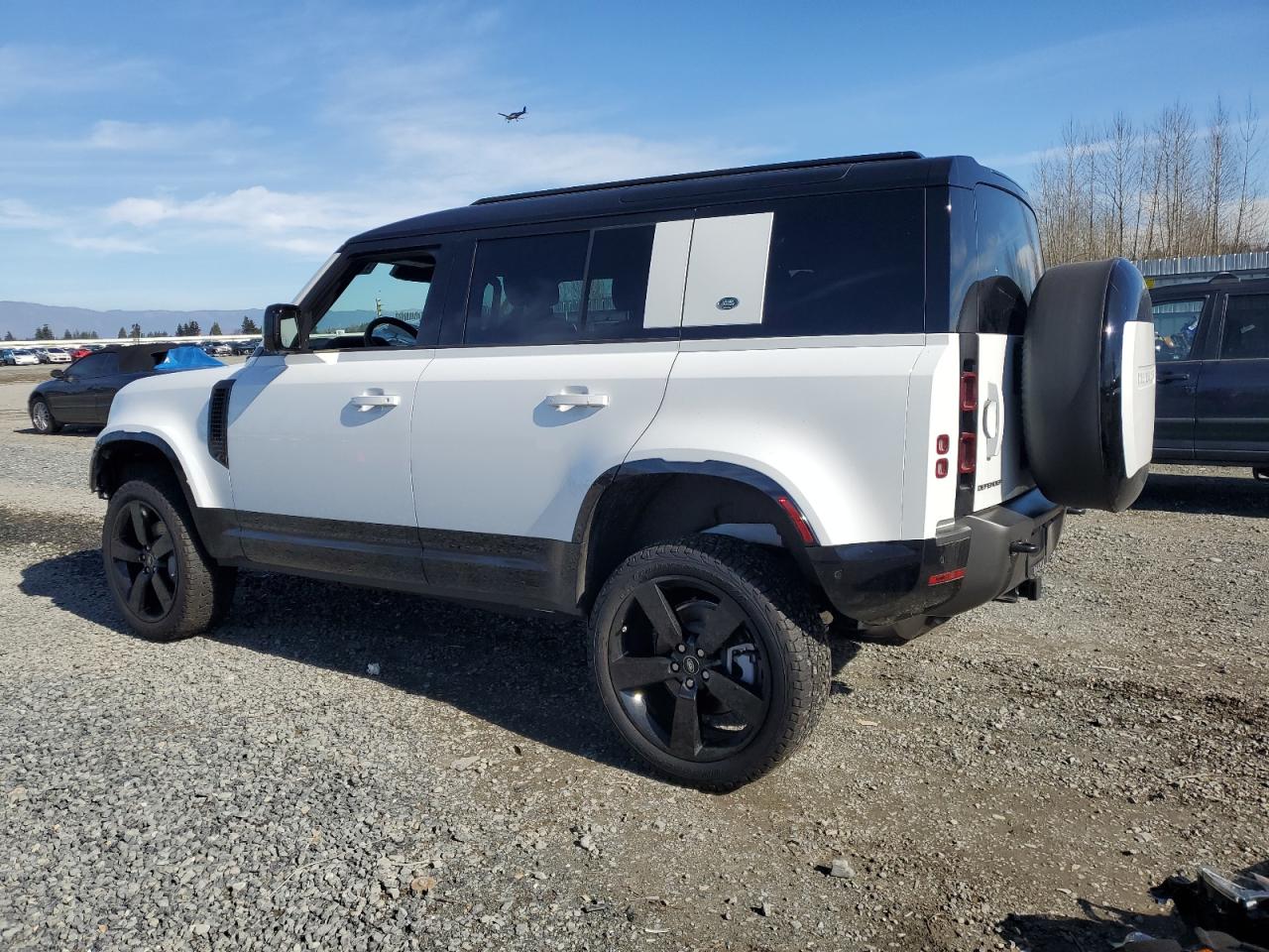 2024 Land Rover Defender VIN SALE2EEU7R2304560 Copart auction photo, front end damage thumbnail 2