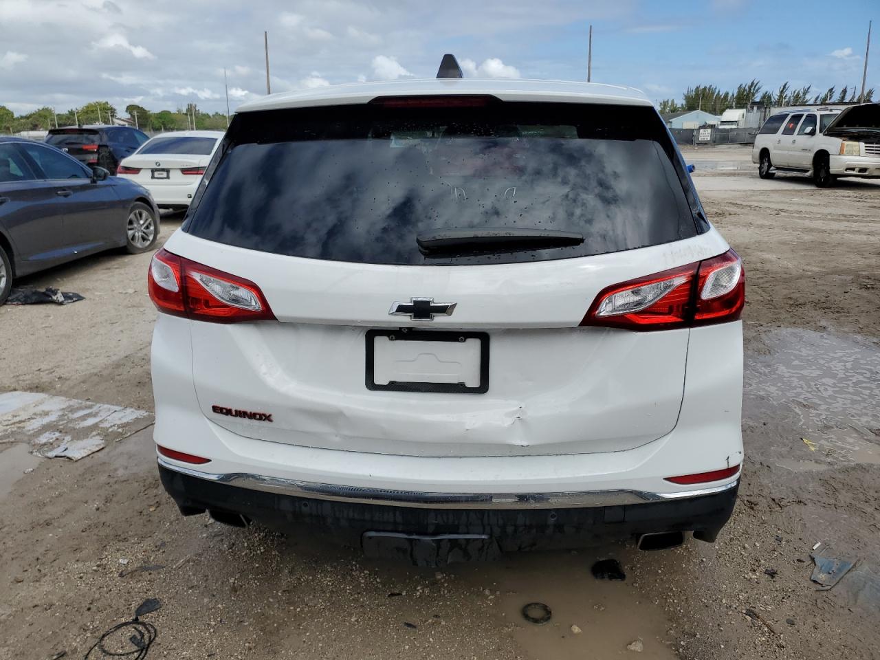 2020 Chevrolet Equinox VIN 2GNAXLEX4L6105750 Copart auction photo, front end / minor dent/scratches damage thumbnail 6