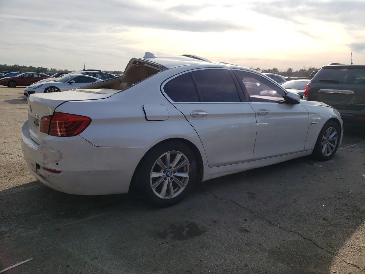 2014 BMW 5er VIN WBA5A7C52ED619201 Copart auction photo, side damage thumbnail 3