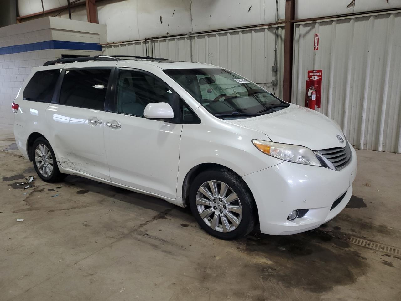 2011 Toyota Sienna VIN 5TDDK3DC1BS003281 Copart auction photo, rear end / side damage thumbnail 4