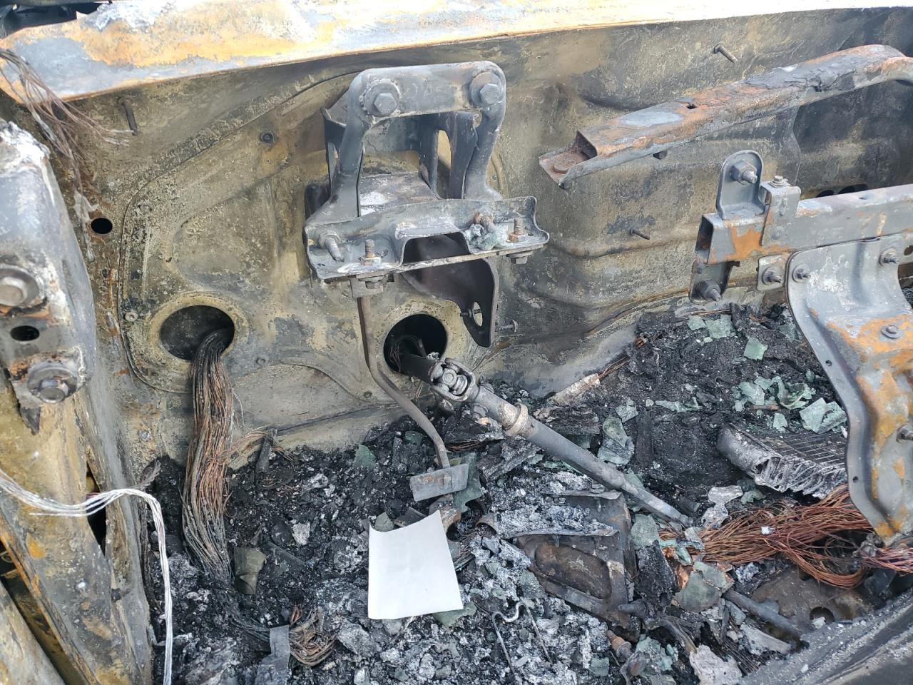 2005 GMC Envoy VIN 1GKES12S956196761 Copart auction photo, burn damage thumbnail 9