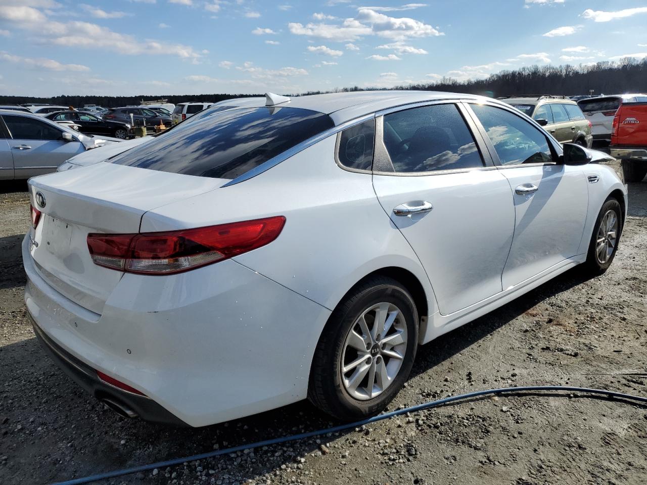 2018 KIA Optima VIN 5XXGT4L36JG213229 Copart auction photo, front end damage thumbnail 3
