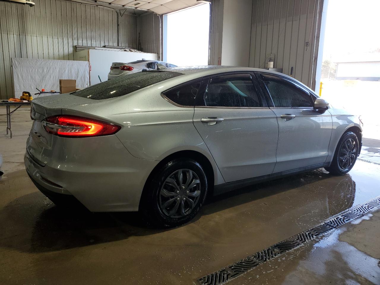 2020 Ford Fusion VIN 3FA6P0G77LR109980 Copart auction photo, front end / side damage thumbnail 3