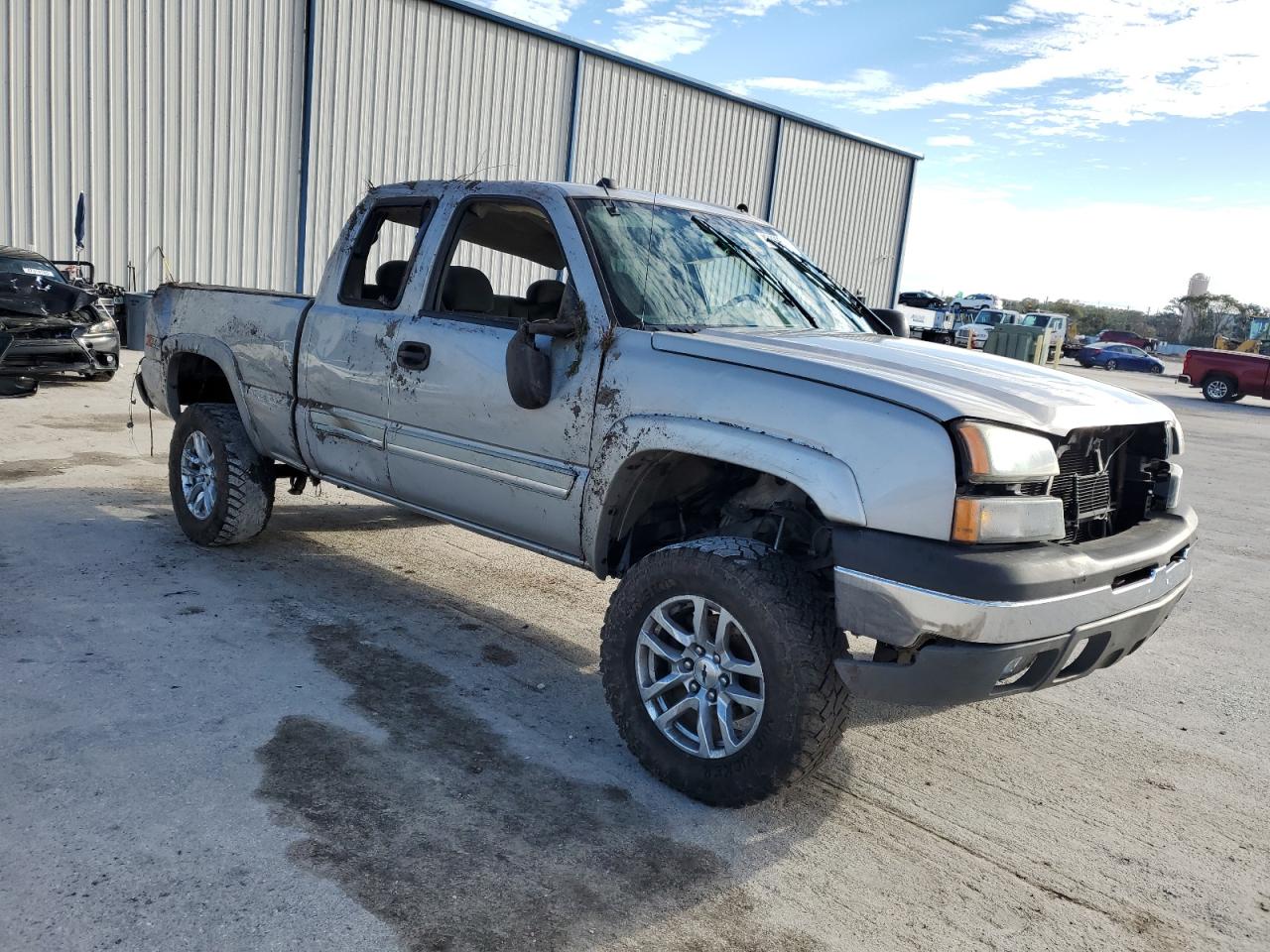 2005 Chevrolet Silverado VIN 1GCEK19B15E278586 Copart auction photo, all over damage thumbnail 4