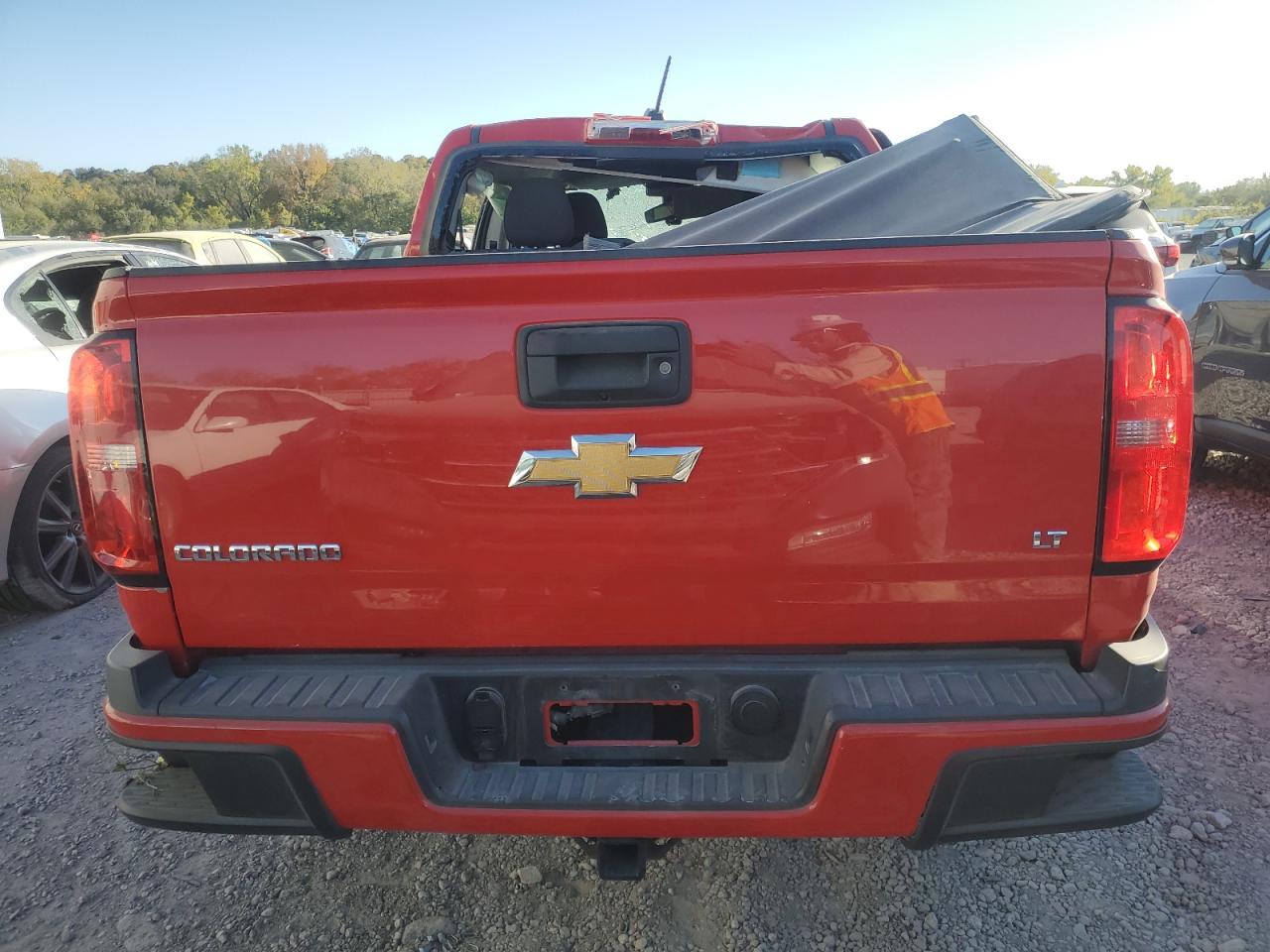 2016 Chevrolet Colorado VIN 1GCGTCE37G1258966 Copart auction photo, front end / all over damage thumbnail 6